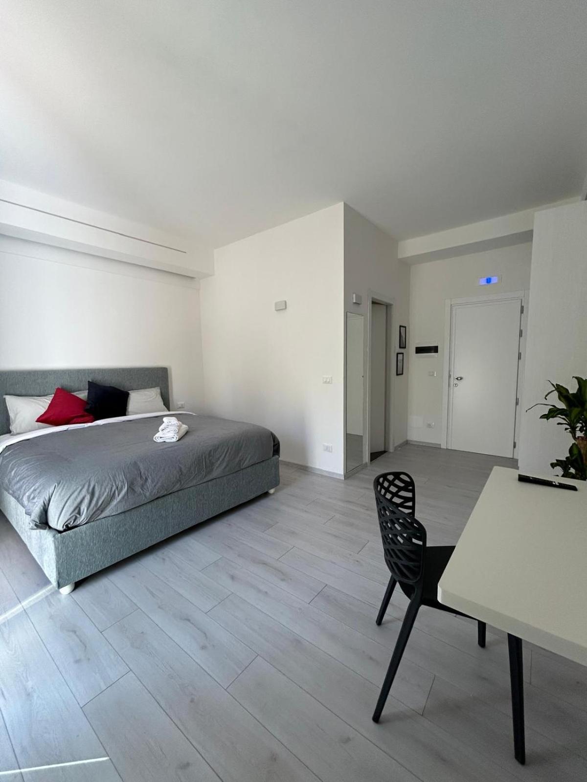 Affittacamere Mani - Camere Con Bagno Privato Gela Exterior photo