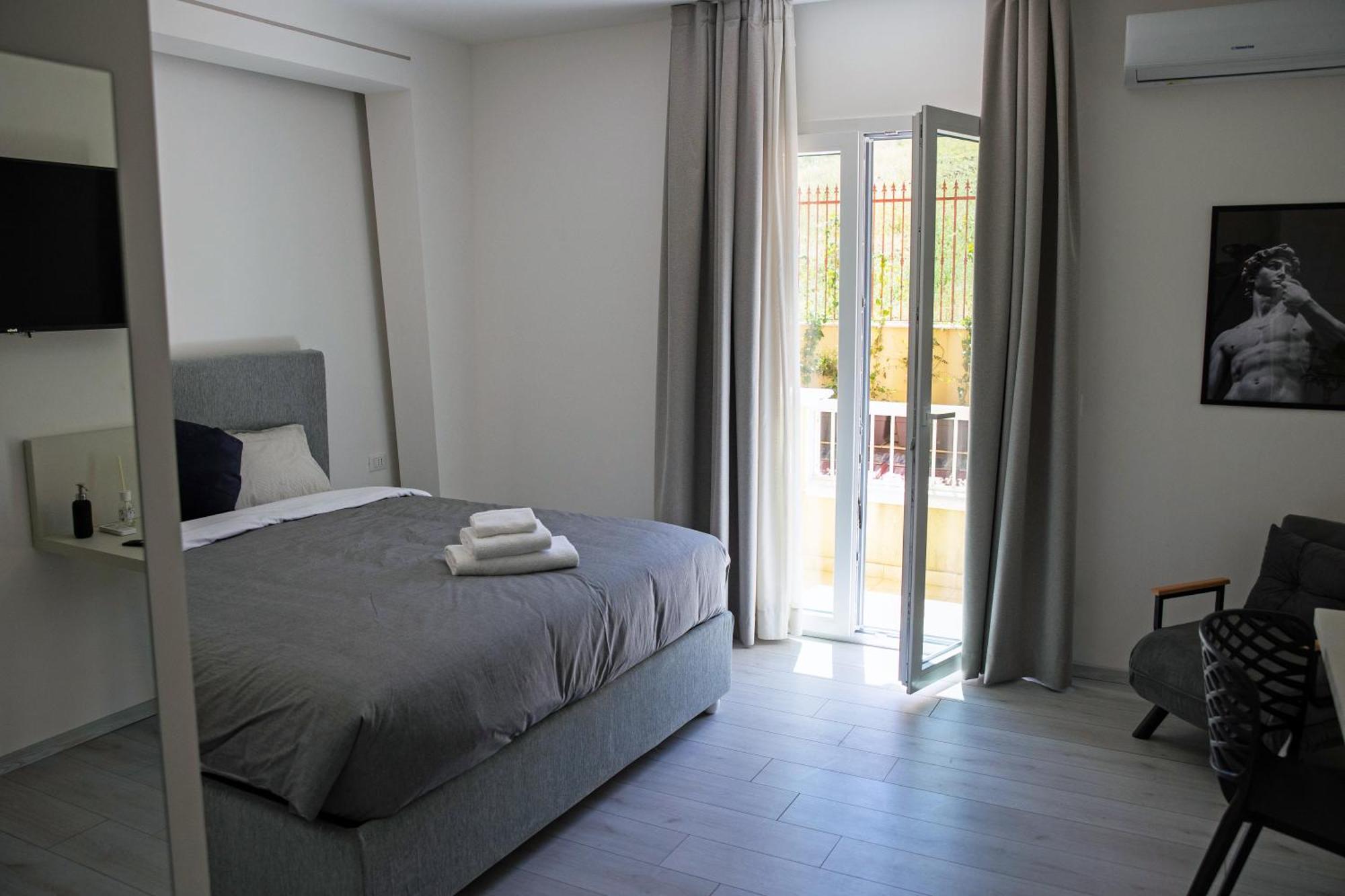 Affittacamere Mani - Camere Con Bagno Privato Gela Exterior photo