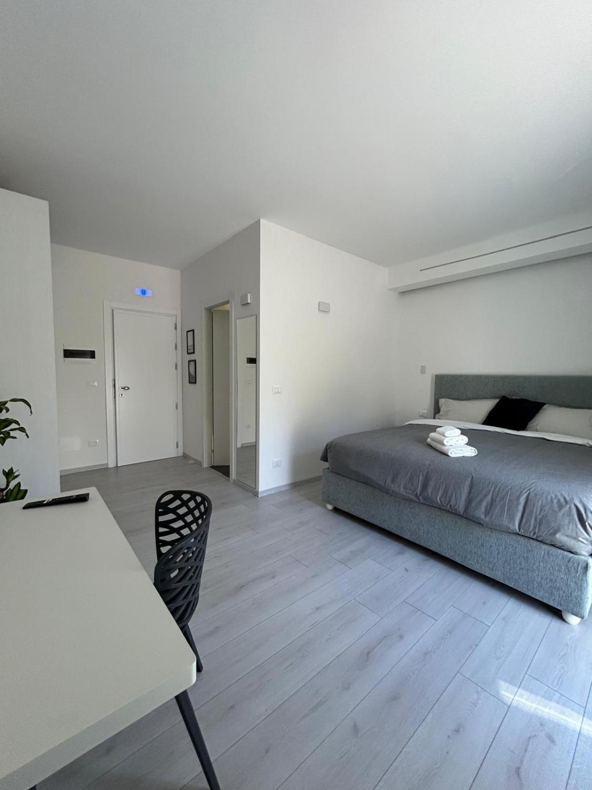 Affittacamere Mani - Camere Con Bagno Privato Gela Exterior photo