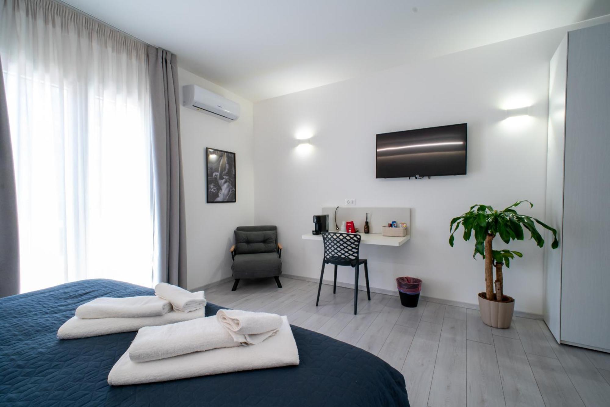Affittacamere Mani - Camere Con Bagno Privato Gela Exterior photo