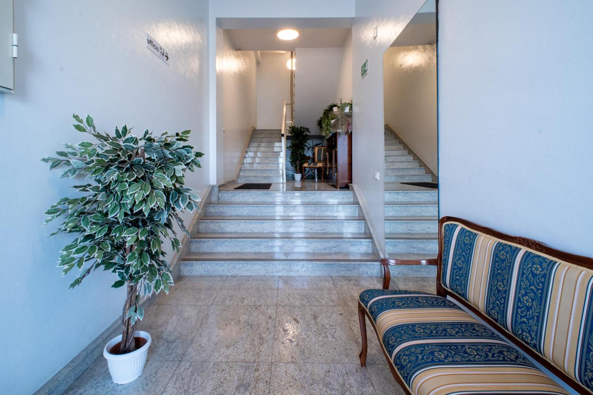 Affittacamere Mani - Camere Con Bagno Privato Gela Exterior photo